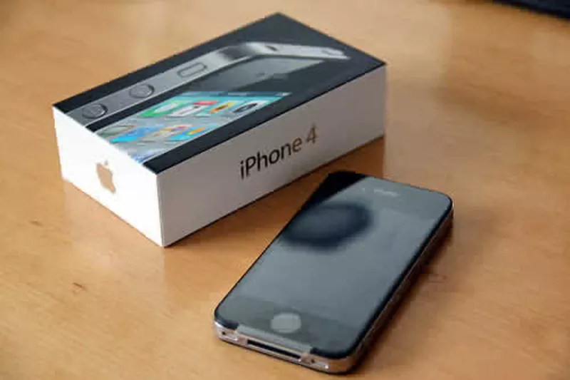 Apple iphone 4 32GB Factory Unlocked 2